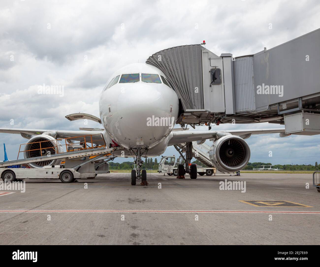 SkyTicket - Airline Ticket Booking and Support